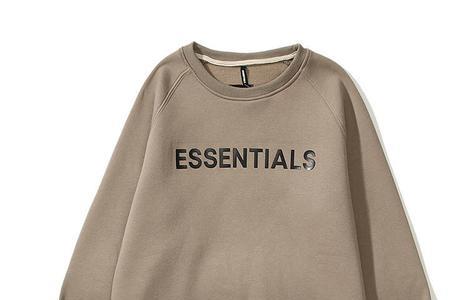 essentials卫衣有logo在后面的吗