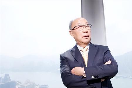万隆电器创始人