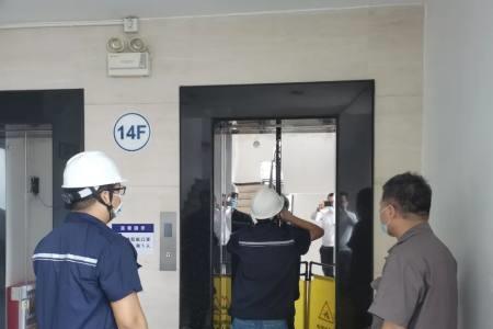 通力电梯停止服务无法关门