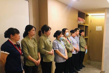 客房服务员一天做几间房
