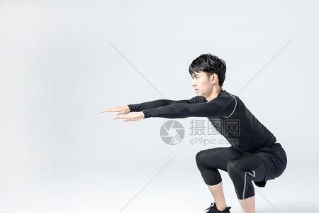 蹲马步穿皮鞋可以吗