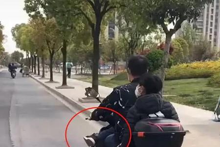 穿毛衣裙能骑电车吗