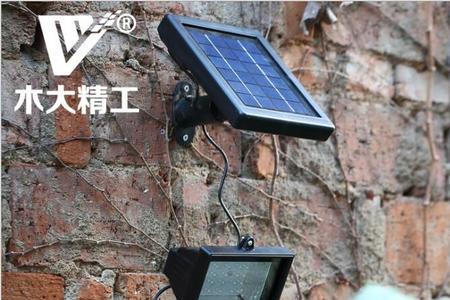 分体太阳能灯插上线为什么不亮
