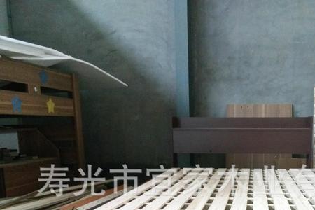 得一家居的床是密度板吗