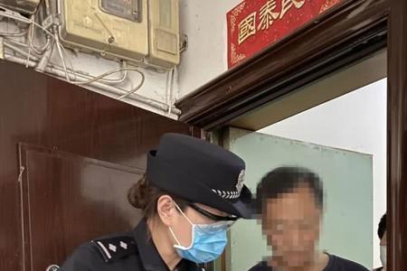 押解女犯人用的都是女警吗