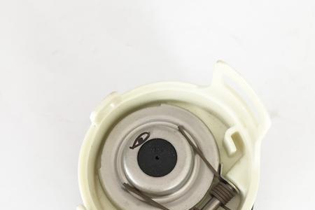 福特金牛座油箱开关怎么更换