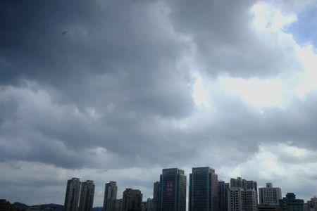 雷雨阵阵是成语吗