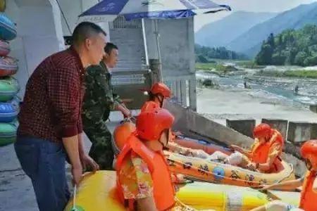 虹口漂流和七里坪漂流哪个好玩