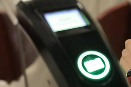 小米手环5不连手机可以乘公交吗