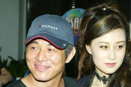 李连杰和利智离婚了没有