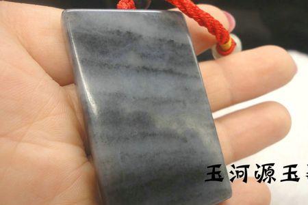男人戴羊脂玉还是墨玉