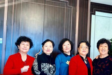 关于退休姐妹聚会的诗句