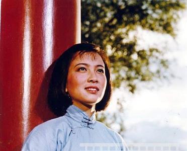 袁鸣和秦怡是什么关系