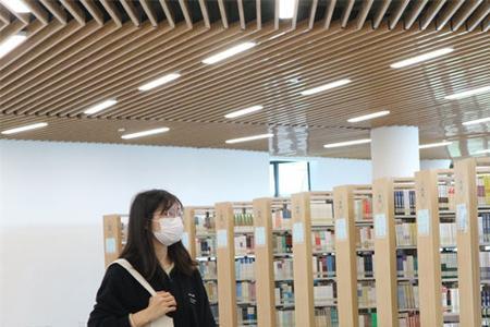 内江师范学院图书馆怎么进