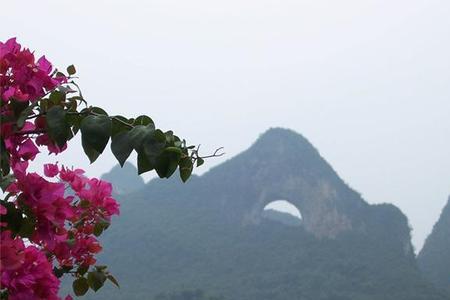 登阳朔月亮山时间