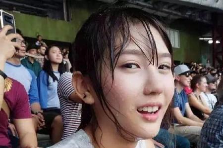搞笑的一男多女怎么形容