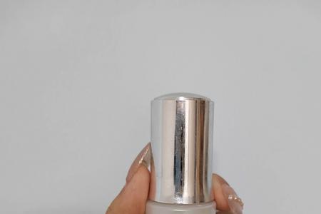 六胜肽能和olay小白瓶一起用吗