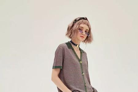 会展活动应该穿什么颜色的裤子