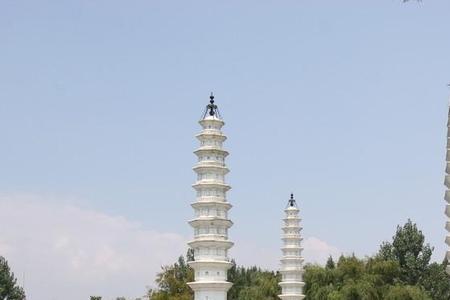 三塔公园三个塔分别叫什么