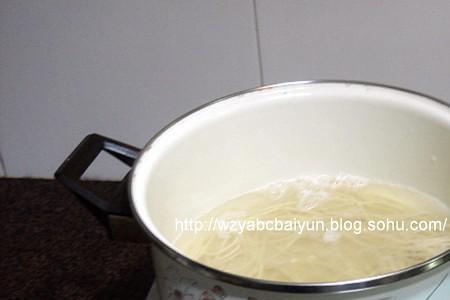 开水烫熟的淀粉还能用吗
