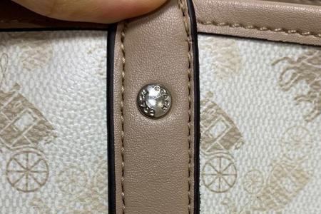 蔻驰五金有保护膜吗
