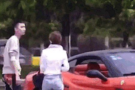 单身开法拉利是什么意思