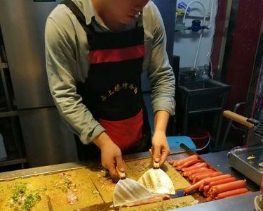 网络烤冷面什么意思