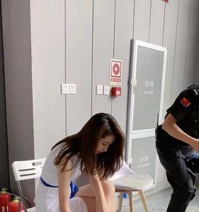 护士光脚穿皮鞋脚不臭吗
