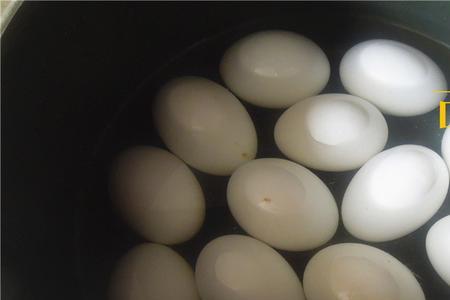 蒜泥鸽子蛋怎么做