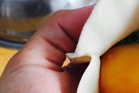 饺子皮黄色是什么汁