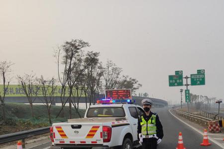 成都上高速需要什么手续