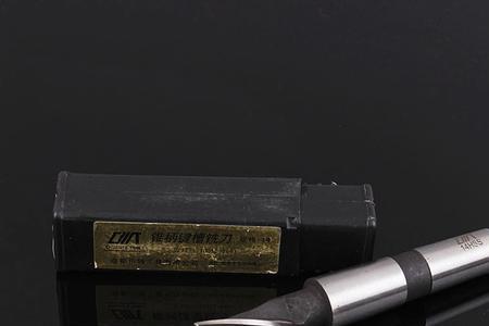 12的键槽10个的铣刀能加工吗