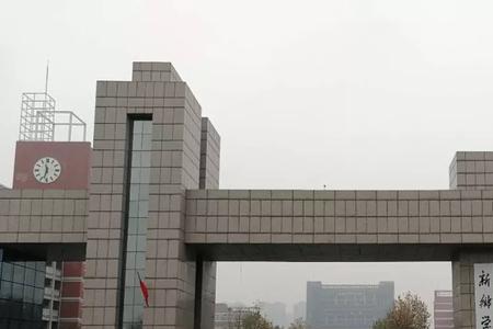新乡学院图书馆几楼可以背书