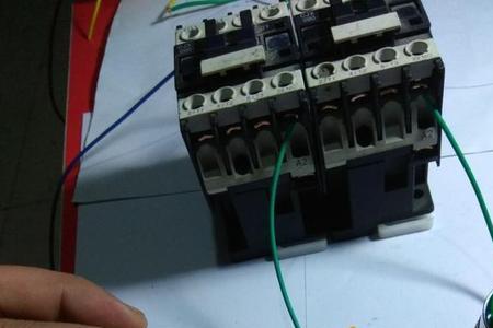 交流继电器a1和a2是什么意思