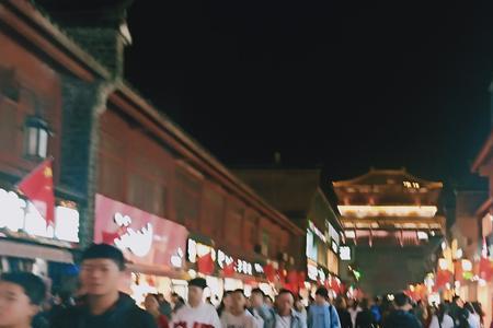 襄阳最热闹步行街