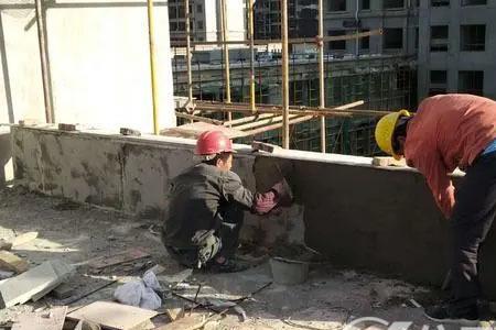 女儿墙如何调直