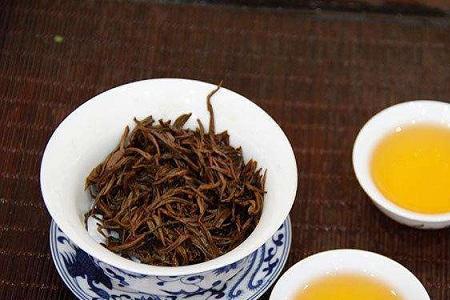 红茶与什么一起泡最好