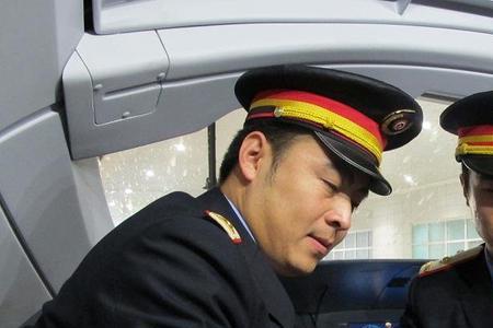成都地铁驾驶员要求不近视吗
