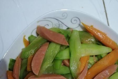 黄瓜烧火腿肠怎么烧