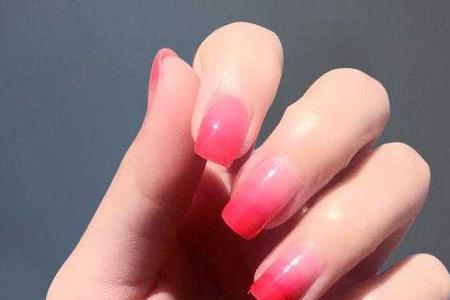 怎样把红指甲油去掉