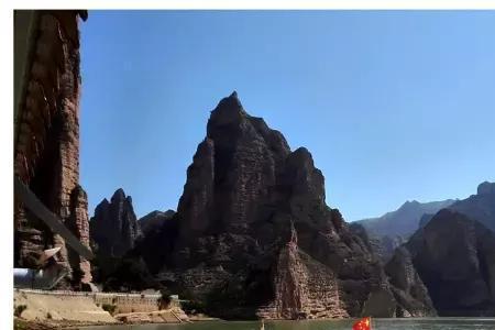 炳灵寺和刘家峡水库离得远吗