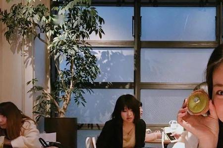 20斤重的东西女生能拿动吗