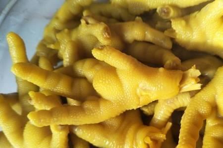 盐焗鸡爪为什么是黄色