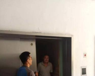 电梯困人为什么要观察轿厢位置
