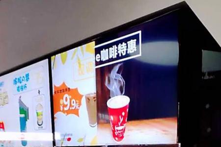 怪兽充电宝可以插两个手机吗