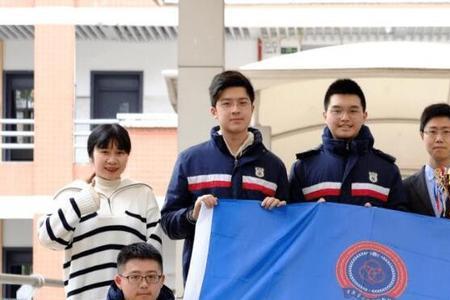 滨海育才高级中学是私立学校吗