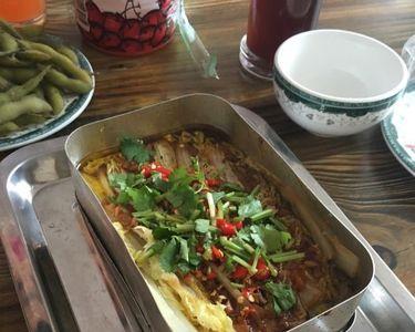 快乐烧烤屋饭盒是铝的吗