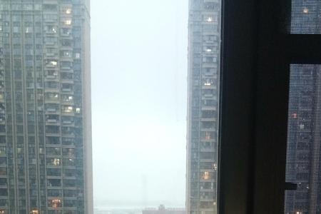 窗外下着雨完整版原唱