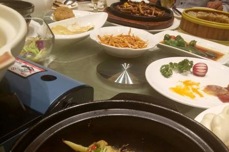 永和红旗美食城地址