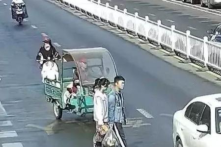 机动车能走斑马线去路对面吗
